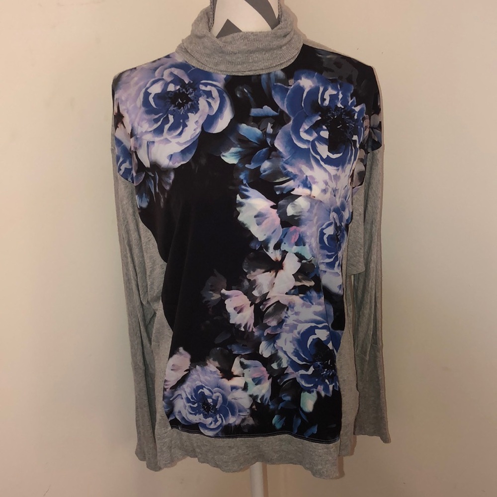 Gray turtleneck blouse with flower pattern. Sz XL